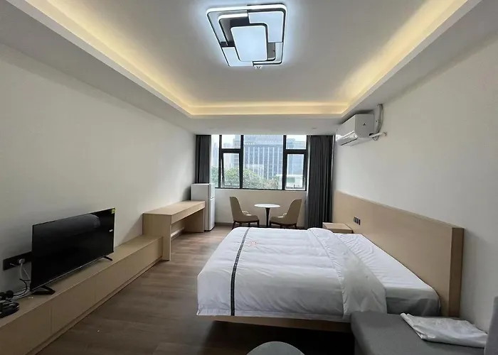 Comfort Queen Room